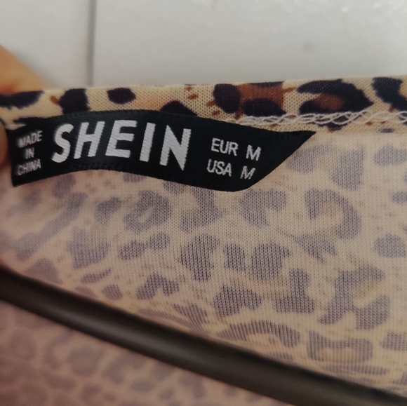 Shein Animal Print V neck Top - Picture 2 of 2